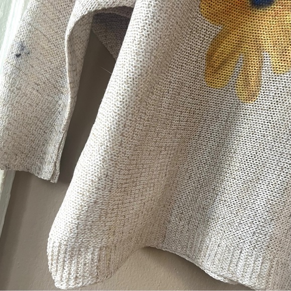 talk of the walk • white & gold metallic floral bat wing top - Picture 9 of 15